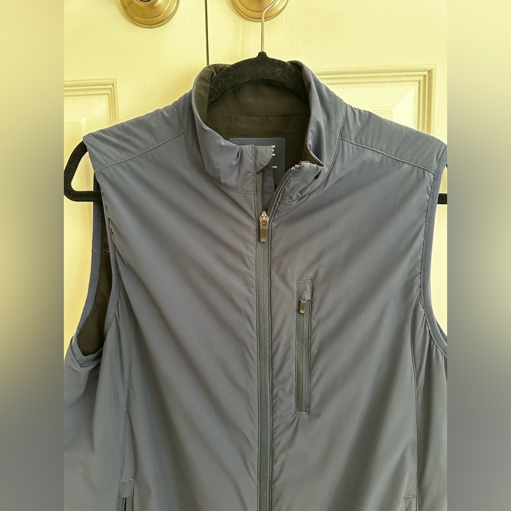 Rhone Microclimate Vest - Picture 4 of 7